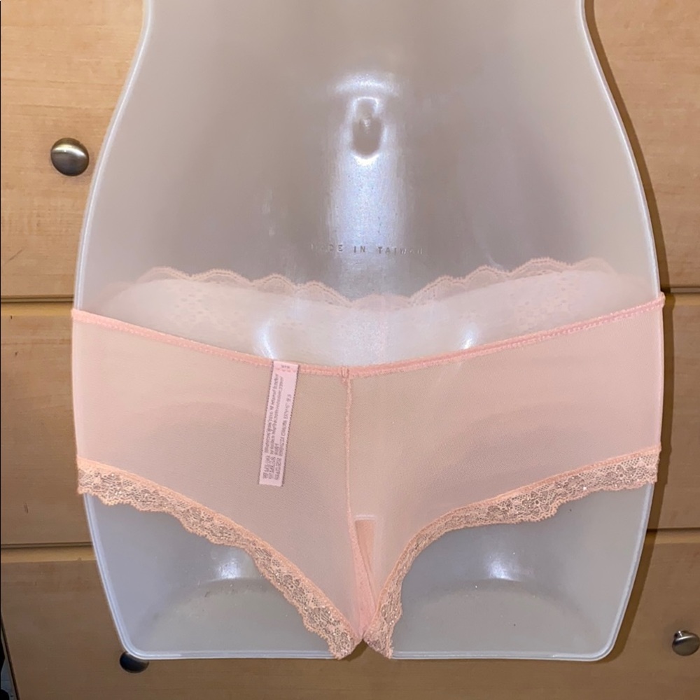 Victoria's Secret Dream Angels Cream Lace Push Up Bra and pantie set - Picture 5 of 7